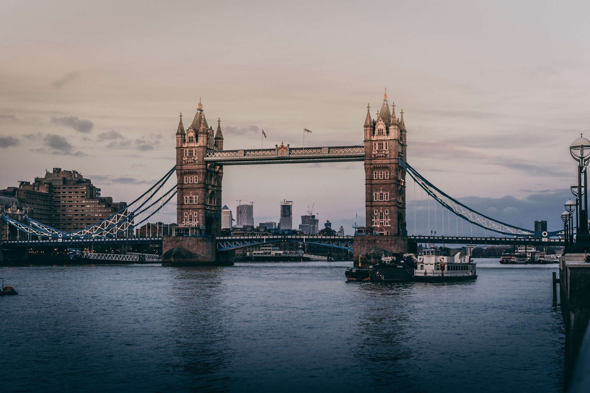 Comfort London Tour Pegasus Airlines (Stn-Stn) 3 Nights - Extra Tours Included